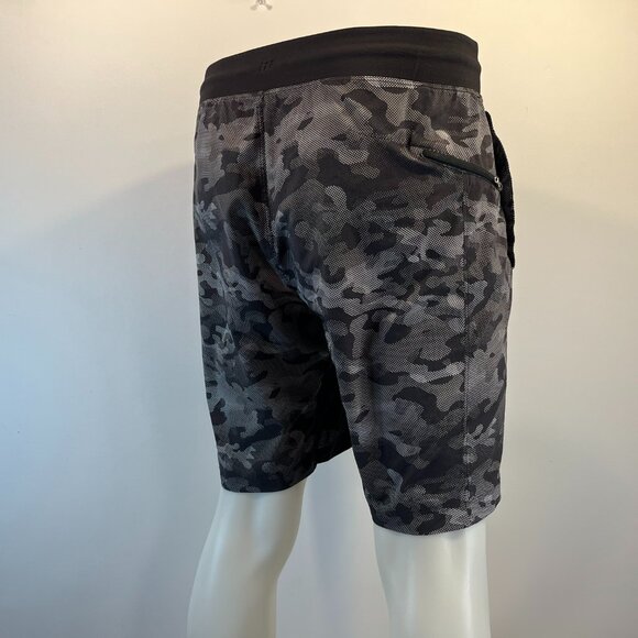 Lululemon Men's Black White Camo T.H.E. Linerless 9" Short - Size Medium - Picture 2 of 5